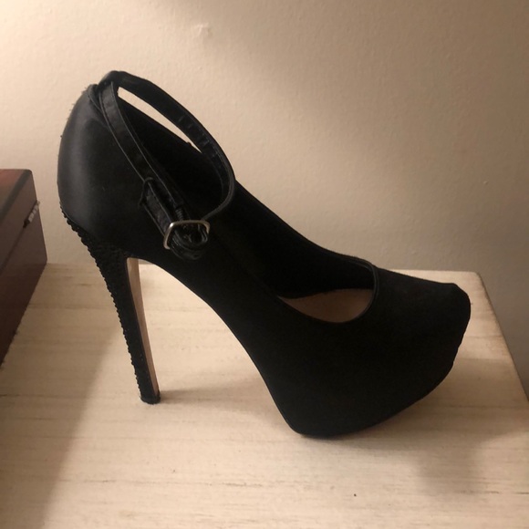 H by Halston black platform pump - Picture 2 of 5